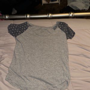 Aeropostale shirt grey and blue. xs. super cute great condition. Not worn much!